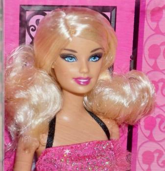 Mattel - Barbie - Kidpicks Barbie Doll and Fashion - Poupée (Toys R Us)