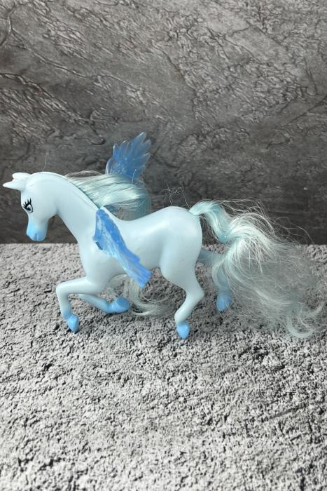 2005 Magical Winged Mini Pony Rearing